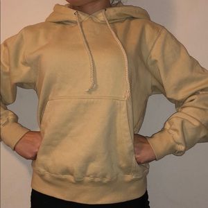 Women’s yellow sweatshirt